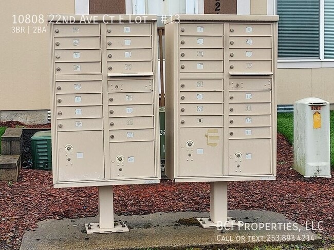 10808 22nd Ave Ct E in Tacoma, WA - Building Photo - Building Photo