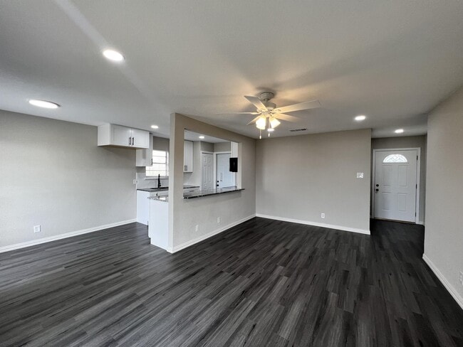 1807 Arkansas St in Gainesville, TX - Building Photo - Building Photo