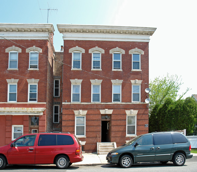 189 Midland Ave in Kearny, NJ - Foto de edificio - Building Photo