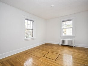 60 Park Ave in Port Washington, NY - Building Photo - Building Photo