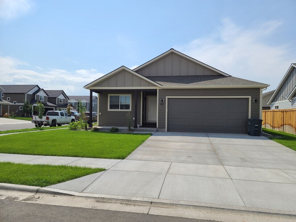 301 Boone Dr in Belgrade, MT - Building Photo