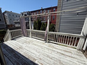 189 W 6th St, Unit 1 in Boston, MA - Building Photo - Building Photo