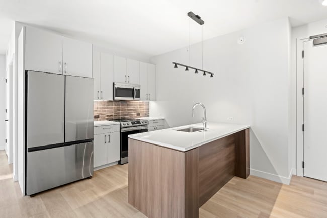 1120 W Van Buren St in Chicago, IL - Building Photo - Building Photo