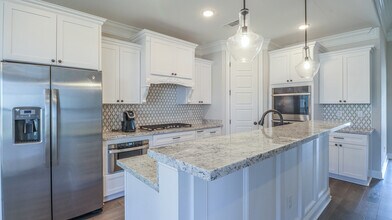 6237 Cypress Ln in Biloxi, MS - Building Photo - Building Photo