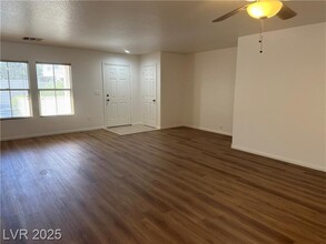 126 Rose Lake St in Las Vegas, NV - Building Photo - Building Photo