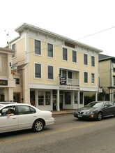 37-39 W Main St in Mystic, CT - Building Photo - Building Photo