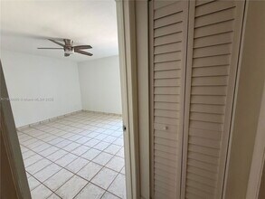 10393 N Kendall Dr in Miami, FL - Building Photo - Building Photo