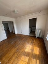 805 W 4th St in Waterloo, IA - Building Photo