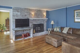 16 Pinecroft Rd in Weston, MA - Building Photo - Building Photo