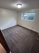 401 Ranch Rd, Unit A1 in Reedsport, OR - Building Photo - Building Photo