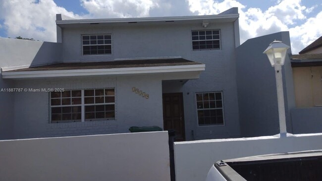 19319 NW 54th Ct