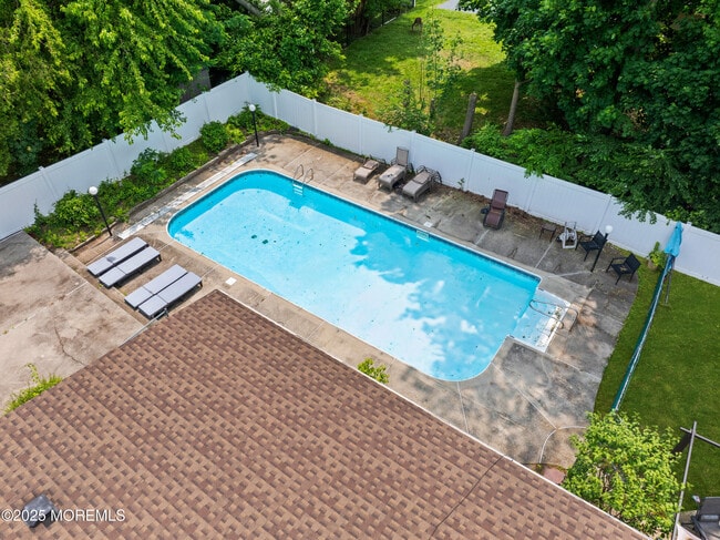 606 Deal Rd in Oakhurst, NJ - Building Photo - Building Photo