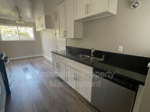 7471 Blix St in San Diego, CA - Building Photo - Building Photo