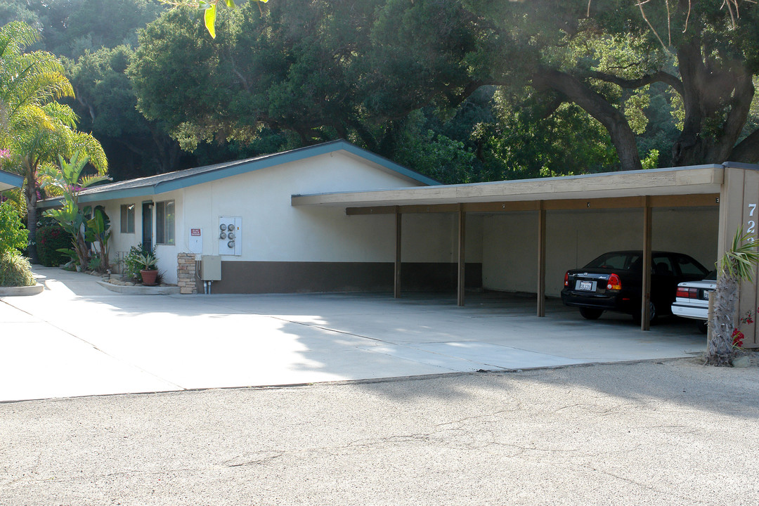 722 Ojai Rd in Santa Paula, CA - Building Photo