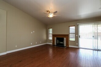 7205 W Los Gatos Dr in Glendale, AZ - Foto de edificio - Building Photo