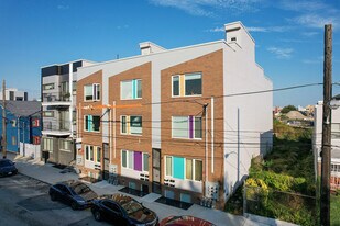 The Quads at Kensington South in Philadelphia, PA - Building Photo
