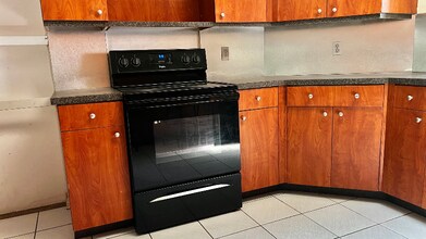11579 56th Pl N in West Palm Beach, FL - Foto de edificio - Building Photo