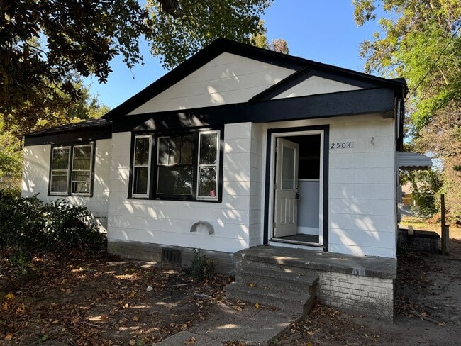 property at 2504 Primrose Ave