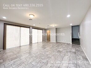 3328 W Hayduk Rd in Phoenix, AZ - Building Photo - Building Photo