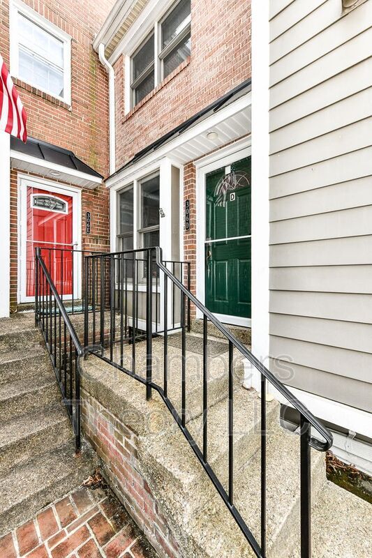 306 S Wayne St in Arlington, VA - Building Photo - Building Photo