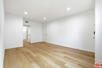 612 Huntley Dr in West Hollywood, CA - Building Photo - Building Photo