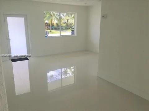 4242 SW 98th Ave in Miami, FL - Building Photo - Building Photo