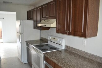 8237 NW 8th Ct in Plantation, FL - Building Photo - Building Photo