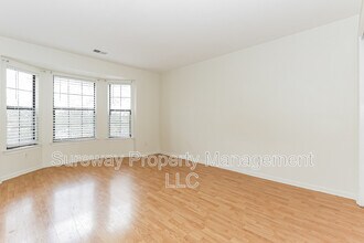 447 Meade Ct in East Brunswick, NJ - Building Photo - Building Photo