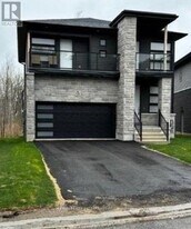 135 Rosie St in Blue Mountains, ON - Building Photo