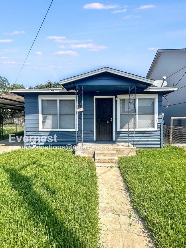property at 1607 El Paso St