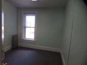 368-368 Maple St in Holyoke, MA - Building Photo - Building Photo