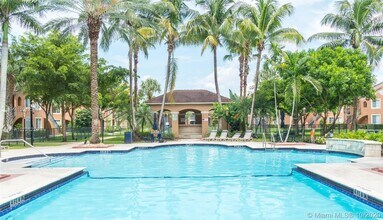 7940 N Nob Hill Rd-Unit -107 in Tamarac, FL - Building Photo - Building Photo