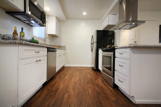1322 Amethyst St, Unit C in Redondo Beach, CA - Building Photo - Building Photo