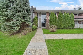 1414 Old Country Rd in Elmsford, NY - Building Photo - Building Photo