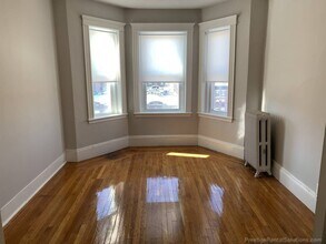 15 Royce Rd, Unit 1 in Boston, MA - Building Photo - Building Photo