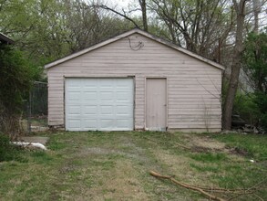 3222 SE Indiana Ave in Topeka, KS - Building Photo - Building Photo