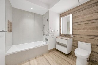1 Wall St in New York, NY - Building Photo - Building Photo