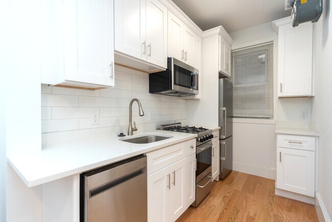 89 Park Dr in Boston, MA - Building Photo - Building Photo