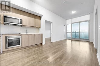 36 Forest Manor Rd in Toronto, ON - Building Photo - Building Photo