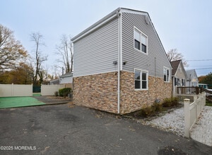 136 7th St in Keansburg, NJ - Building Photo - Building Photo