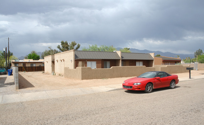 1029-1031 E Irwin Pl in Tucson, AZ - Building Photo - Building Photo