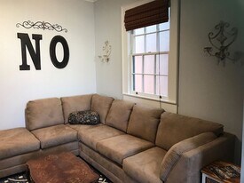 1826 Burgundy St in New Orleans, LA - Building Photo