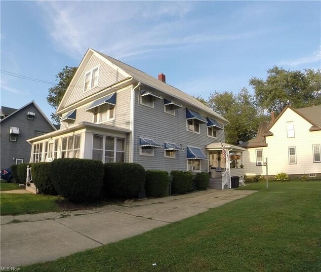 534 Eagle St