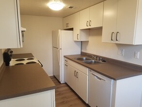 12805 Dunes Rd SE, Unit 4 in Albuquerque, NM - Building Photo - Building Photo