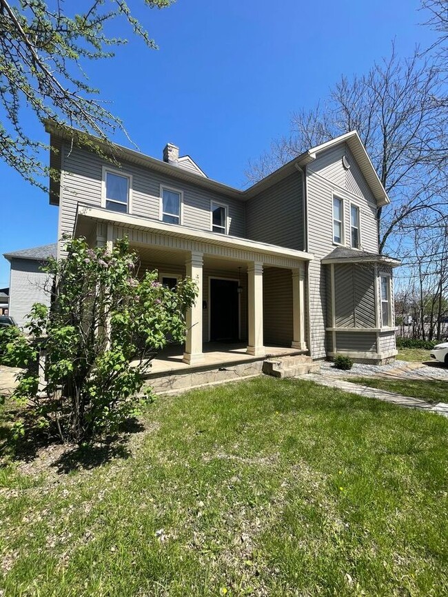 226 W 3rd St in Connersville, IN - Building Photo - Building Photo