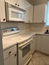 14412 NW 83rd Pl in Miami Lakes, FL - Building Photo - Building Photo