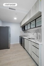 571 Ocean Pkwy in Brooklyn, NY - Building Photo - Building Photo