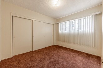 Crest View Apartments in Los Angeles, CA - Foto de edificio - Interior Photo