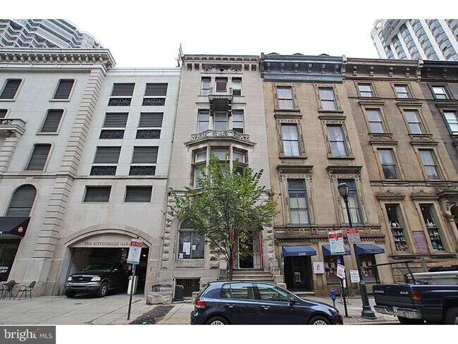 2006 Walnut St in Philadelphia, PA - Building Photo - Building Photo