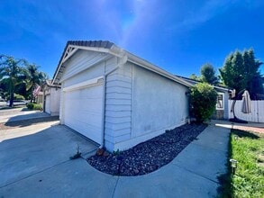 27773 Moonridge Dr in Menifee, CA - Foto de edificio - Building Photo